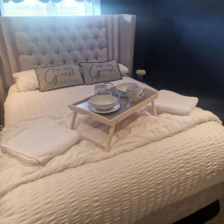 הייל Lenox Bed And Breakfast מראה חיצוני תמונה